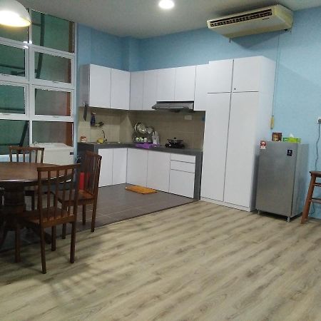 Xenia Homestay 쿠칭 외부 사진